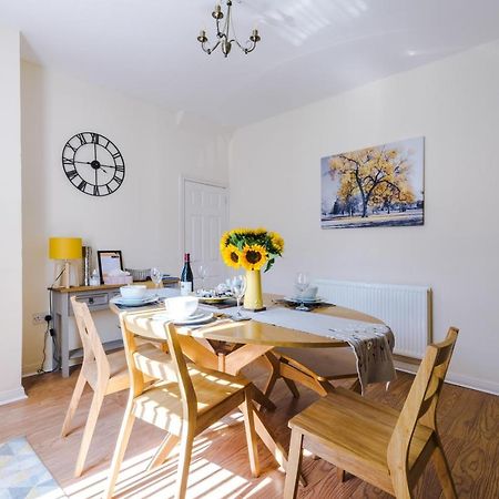 Spacious 3-Bed House In Chester By 53 Degrees Property, Ideal For Families & Professionals, Free Parking - Sleeps 7 Eksteriør billede